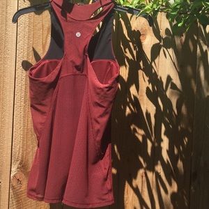 Lululemon 🍋 Racerback Sports Bra Tank w/sheer panel in back